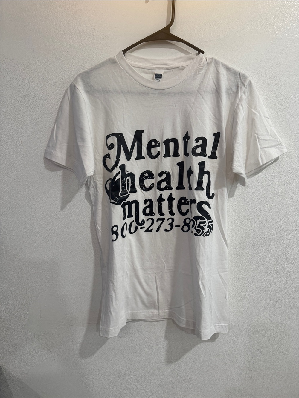 White "Mental Health Matters" Short-Sleeve Graphic Tee size Small